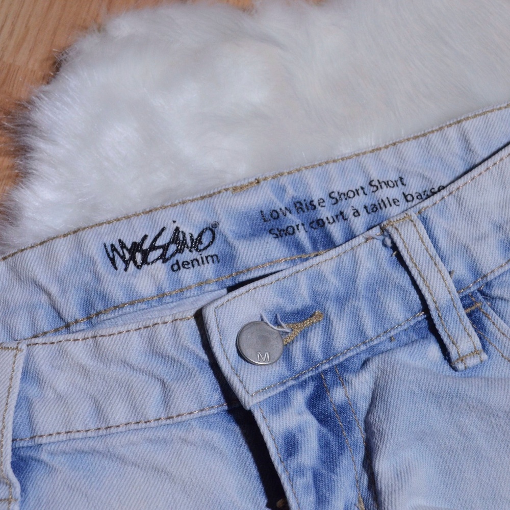 Mossimo Light Wash Denim Shorts | 2 for $10 Bundle Item - Picture 3 of 6